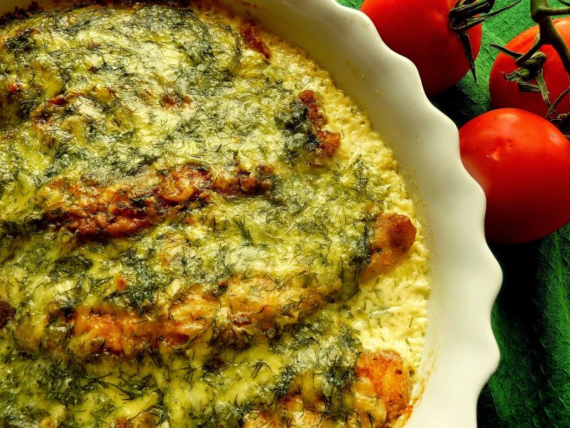 Ryba zapiekana w śmietanowo-koperkowym sosie