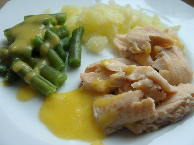 Rybka z fasolką i sosem dla najmłodszych Rybka z fasolką i sosem dla najmłodszych