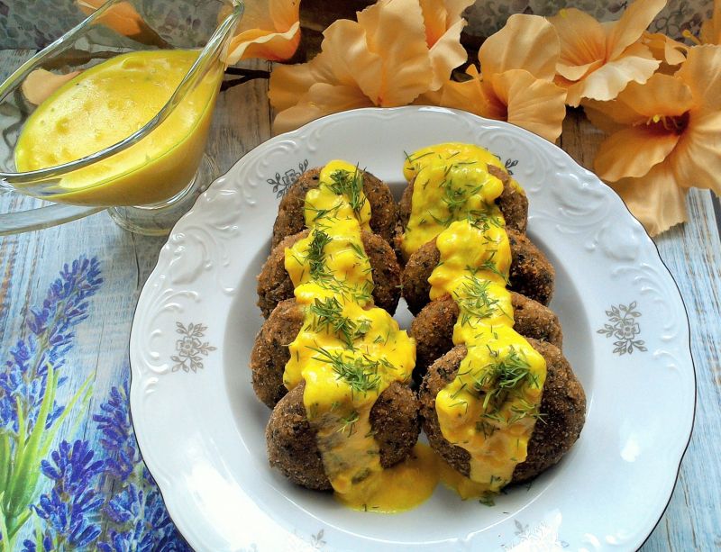 Rybno - jaglane kotlety ze szpinakiem w sosie 