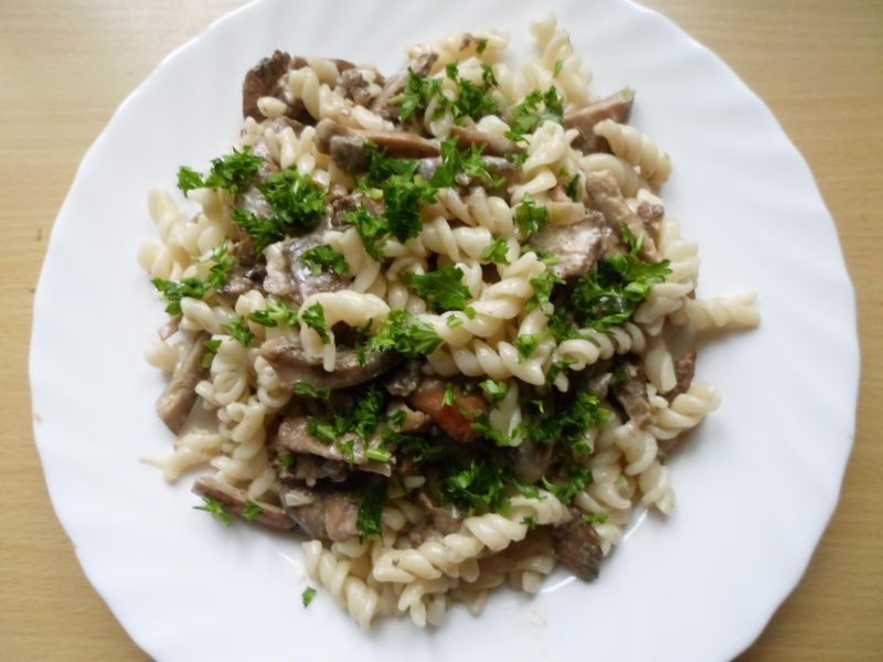 Rydze w śmietanie z makaronem Rydze w śmietanie z makaronem