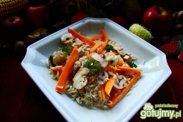 Ryż basmatti z marchewką i pieczarkami