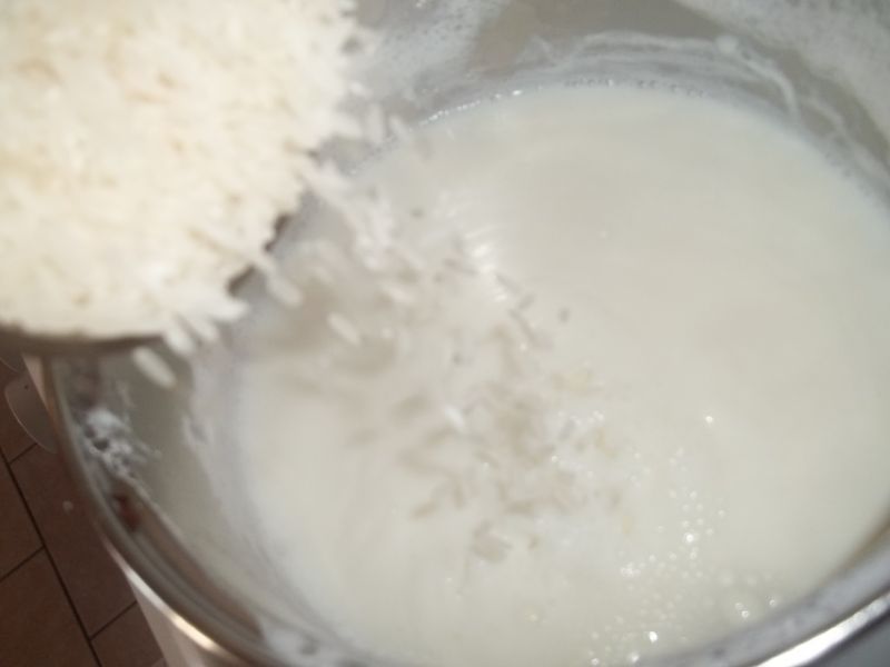 Ryż na mleku z musem gruszkowym