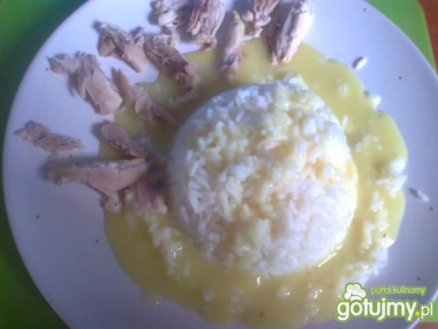 ryż w potrawce z dodatkiem kurkumy