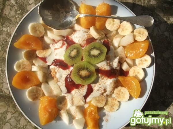 Ryz z cynamonem i owocami Dorci