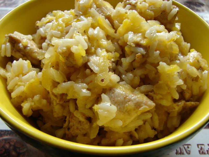 Ryż z filetem z kurczaka i cukina