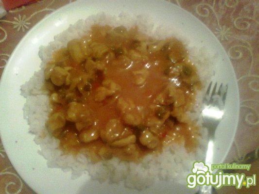 Ryż z gulaszem w sosie słodko-kwaśnym