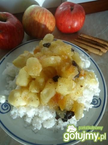 Ryż z jabłkami i cynamonem