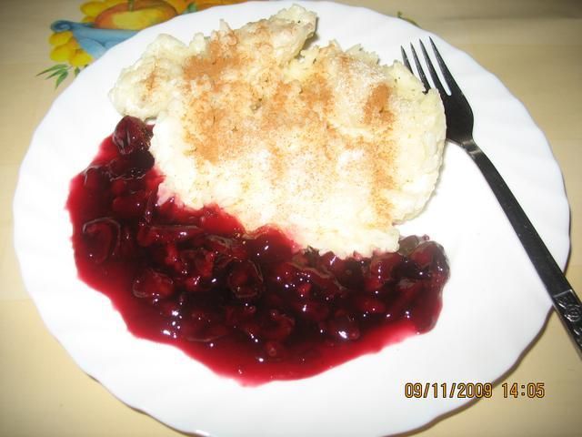 Ryż z jabłkami i z cynamonem