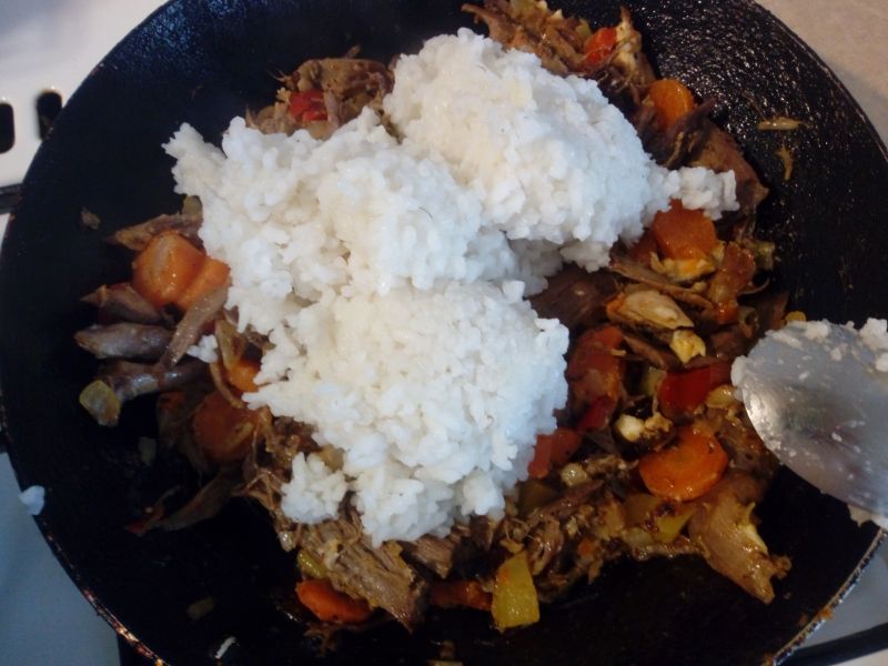 Ryż z kurczakiem z rosołu i warzywami