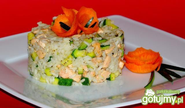 Ryż z łososiem i cukinią