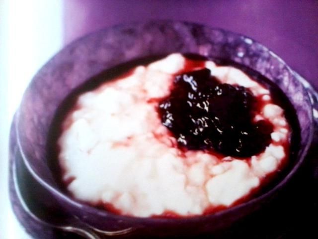 ryż z mlekiem sojowym i wiśniami ryż z mlekiem sojowym i wiśniami