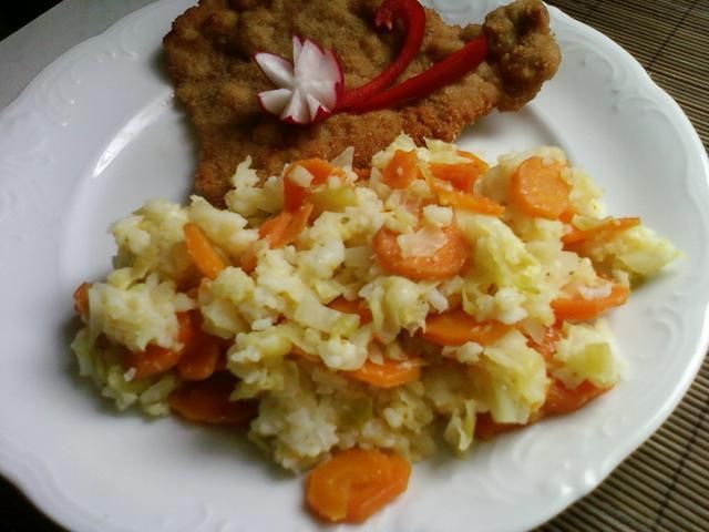 Ryż z młodą kapustką i marchewką