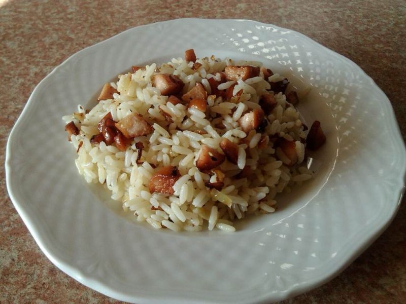 Ryż z parówkami na ostro