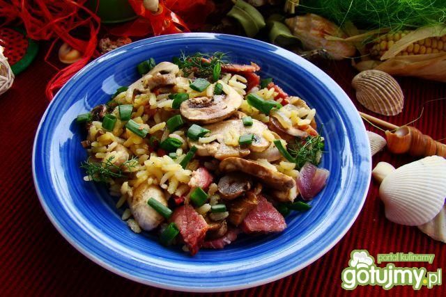 Ryż z pieczarkami i szynką  z patelni