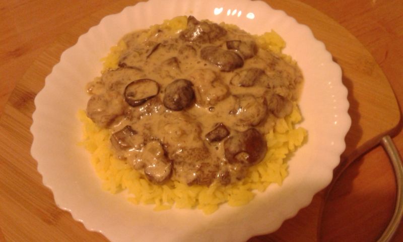 Ryż z sosem grzybowym