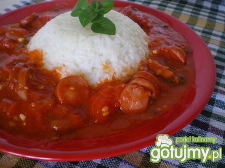 Ryż z sosem z parówkami Ryż z sosem z parówkami