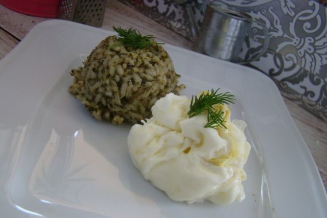 Ryż z szpinakiem i białkową kulą 