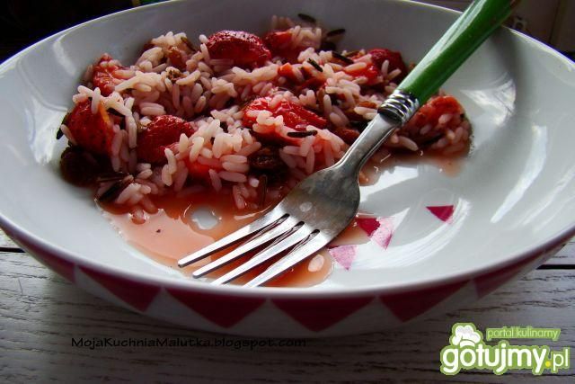 Ryż z truskawkami, rodzynkami i miodziki