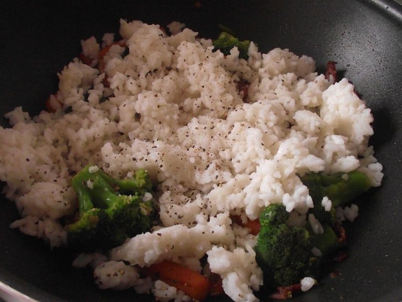 Ryż z warzywami i boczkiem