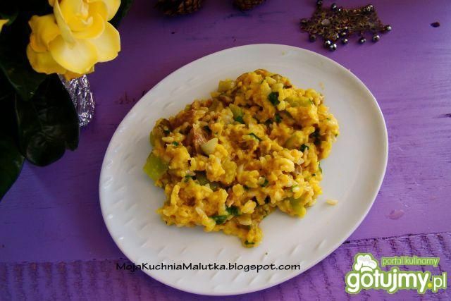 Ryż z warzywami i kurczakiem  Ryż z warzywami i kurczakiem