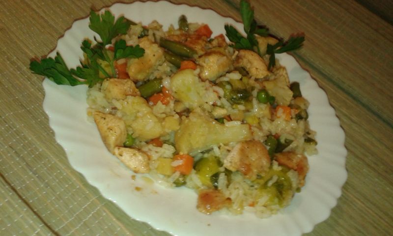 Ryż z warzywami i kurczakiem