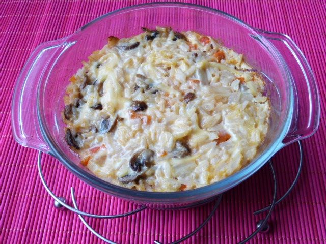 Ryż zapiekany z pieczarkami i warzywami 