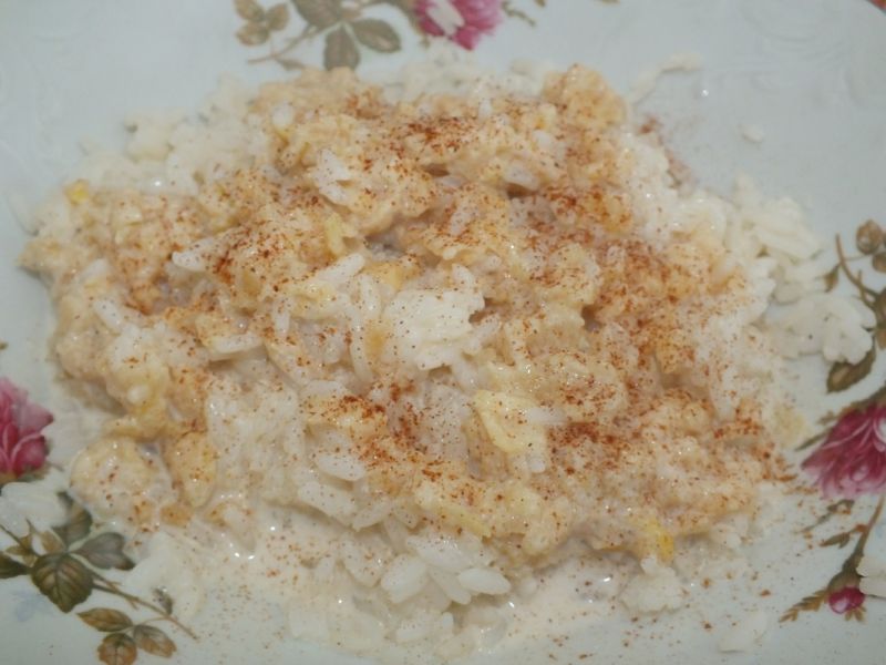 Ryż ze śmietaną i jabłkami