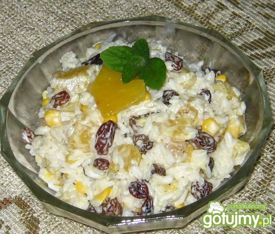 Ryżowa sałatka z ananasem 3