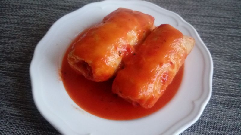 Ryżowe gołąbki w sosie pomidorowo paprykowym Ryżowe gołąbki w sosie pomidorowo paprykowym