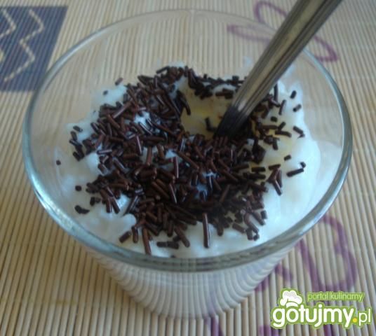 Ryżowy deserek z jogurtem ananasowym Ryżowy deserek z jogurtem ananasowym