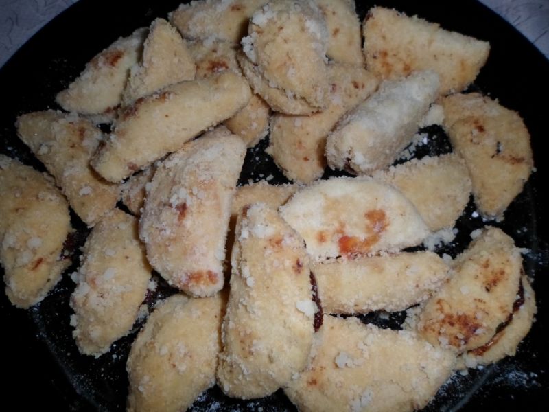 Sadlaczki z konfiturą z dzikiej róży 