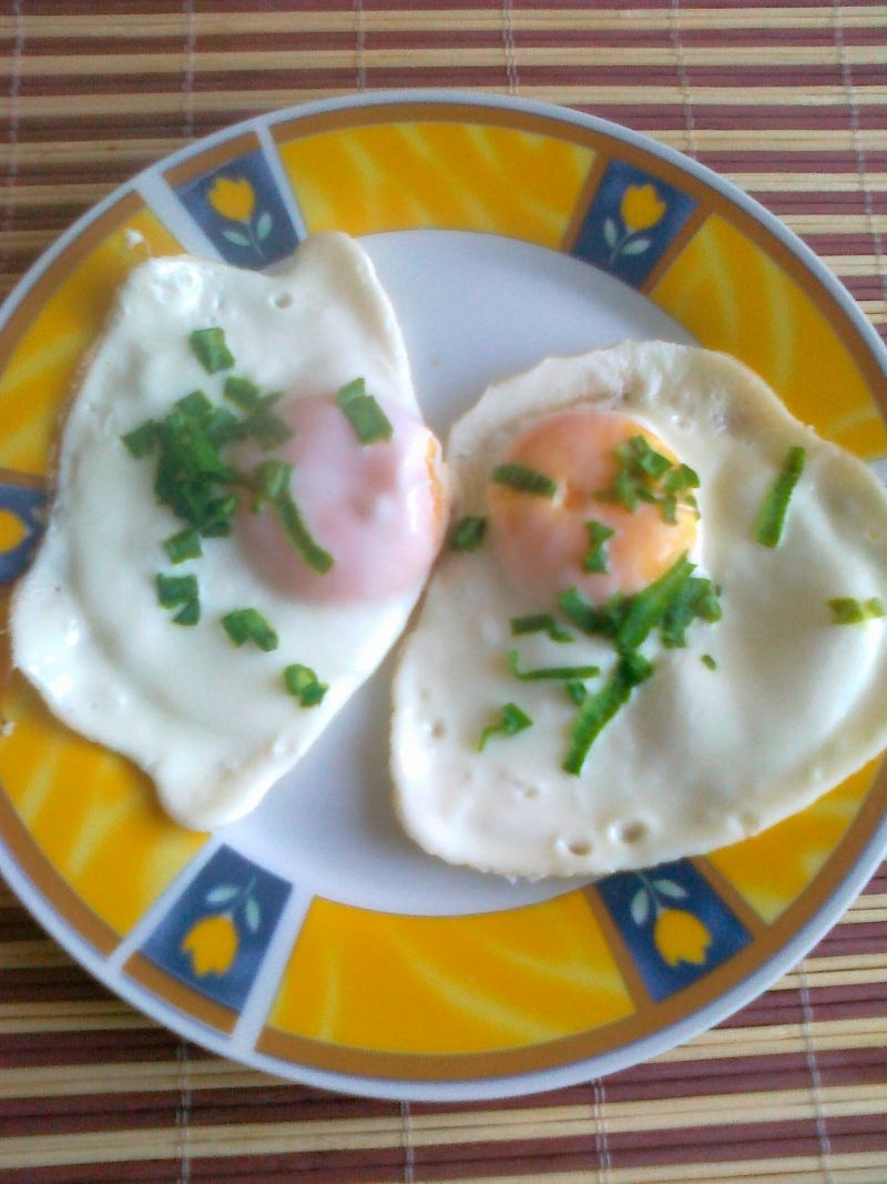 Sadzone jajko ze szczypiorem 