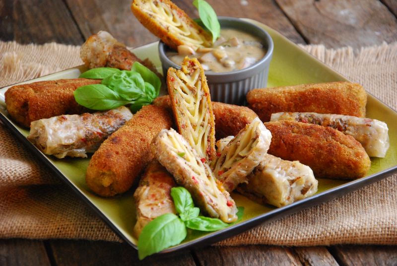 Sajgonki po polsku z sosem pieczarkowym