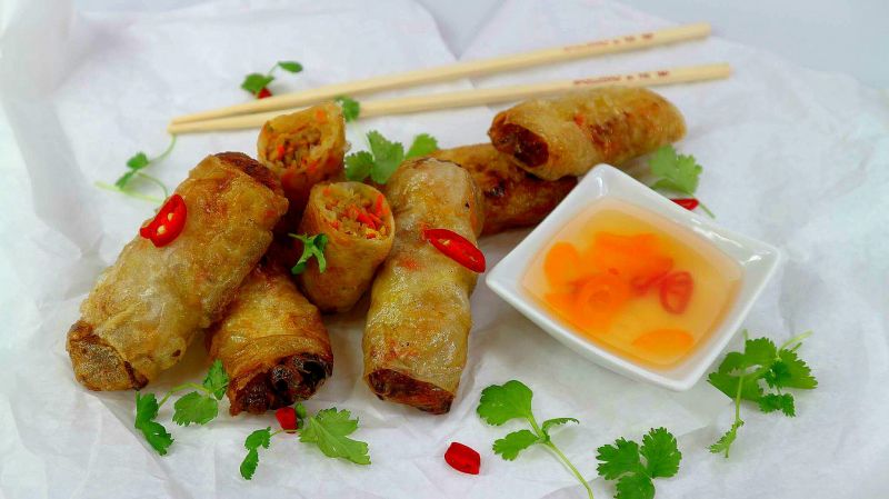 Sajgonki z wieprzowiną i kapustą Sajgonki z wieprzowiną i kapustą