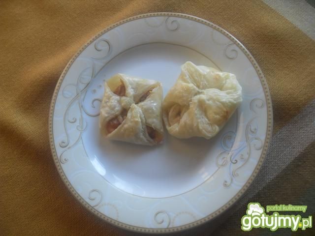 Sakiewki nadziewane owocami Sakiewki nadziewane owocami