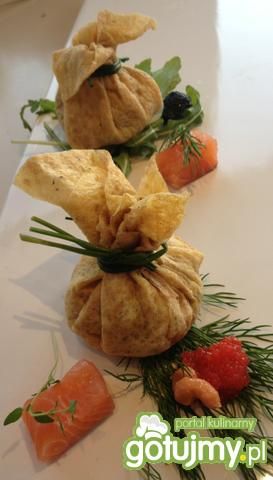 Sakiewki z łososia. Sakiewki z łososia.