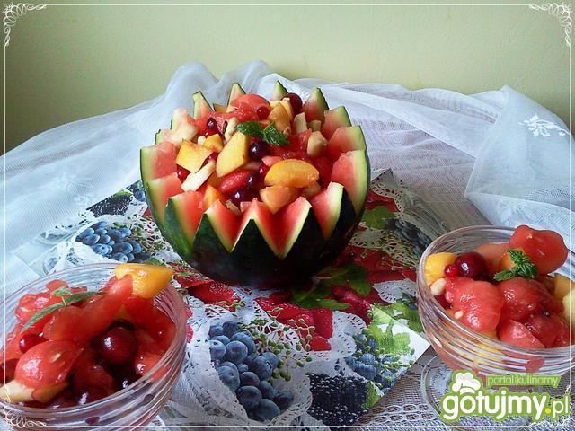 Sał. z arbuza z porzeczkami i rabarbarem