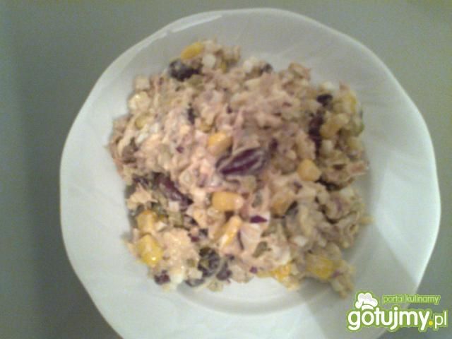 Sałaka z tuńczykiem.