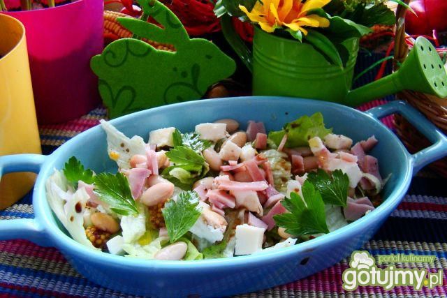 Sałata lodowa z białą fasolą  Sałata lodowa z białą fasolą