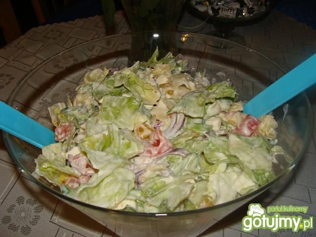 Sałata lodowa z fetą Sałata lodowa z fetą