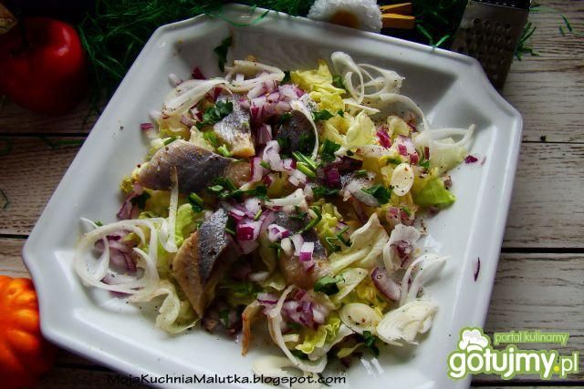 Sałata lodowa z śledzikiem 2 Sałata lodowa z śledzikiem 2