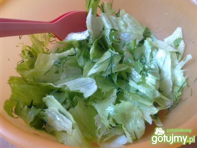 Sałata lodowa z winegretem 