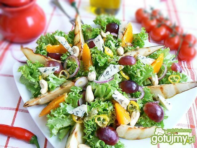 Sałata lollo z grillowaną gruszką  Sałata lollo z grillowaną gruszką