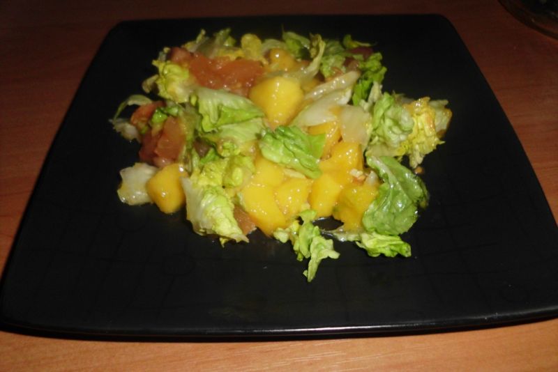 Sałata rzymska z mango Sałata rzymska z mango