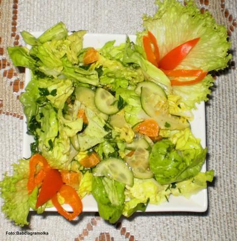 Sałata słodko-kwaśna z mandarynkami :