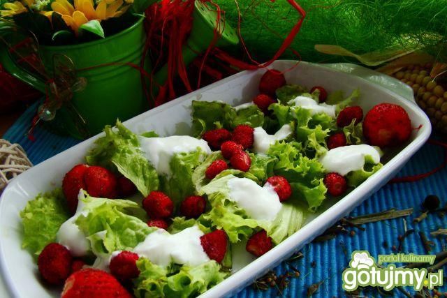 Sałata truskawkowo-poziomkowa