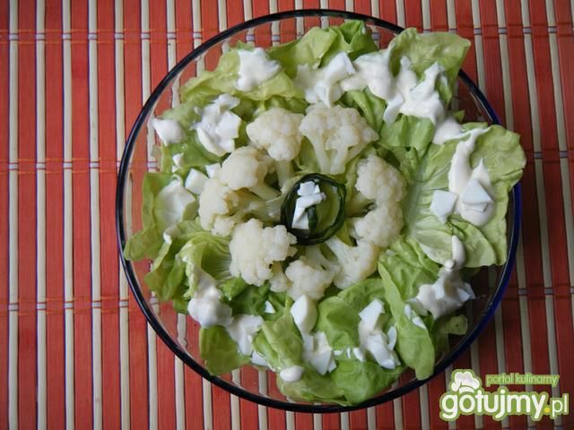 Sałata z kalafiorem i jogurtem Sałata z kalafiorem i jogurtem