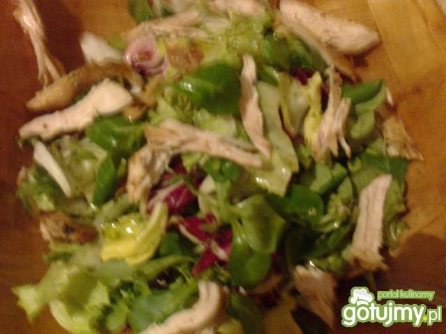 Sałata z kurczakiem Sałata z kurczakiem