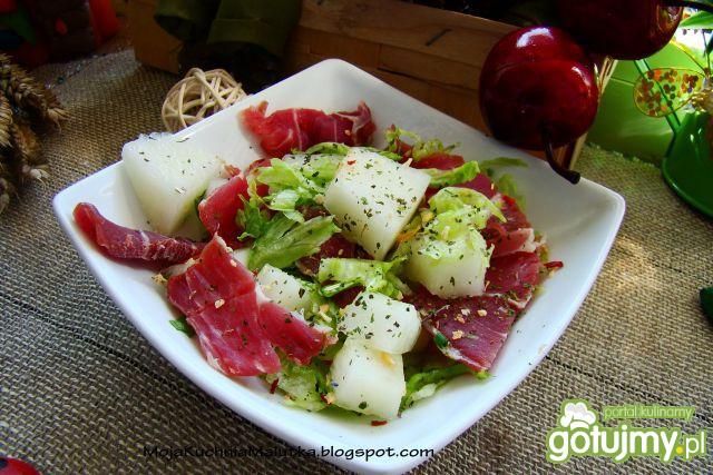 Sałata z melonem i szynka parmeńską  Sałata z melonem i szynka parmeńską