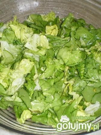 Sałata z ogórkiem w sosie ziołowym Sałata z ogórkiem w sosie ziołowym